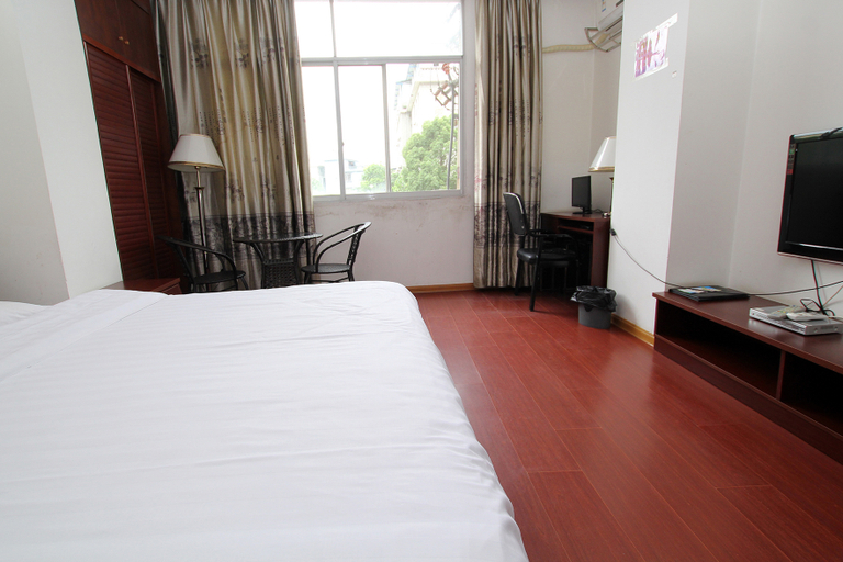 Bedroom 2, Xing'an Hongfu Business Hotel, Guilin