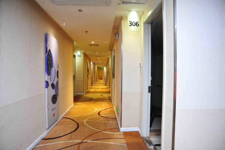 Others 4, F Hotel, Dongguan