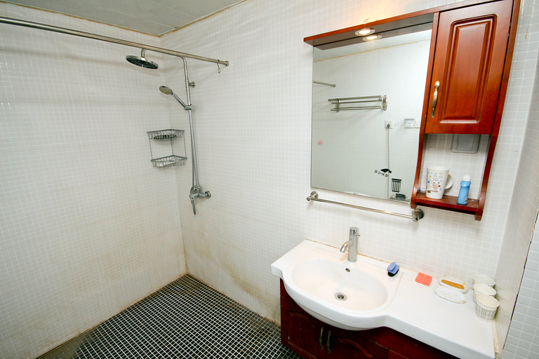 Bathroom, Chang'an Jianuo Apartment, Xi'an
