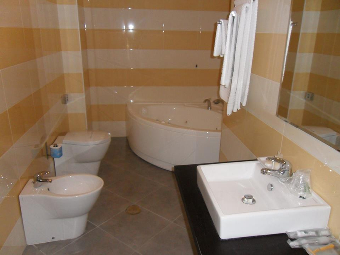 Bathroom, Hotel Saturday, Salerno