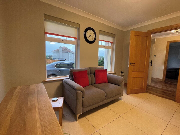 Living area, 4bedroom House-letterkenny-privategarden-sleeps 7