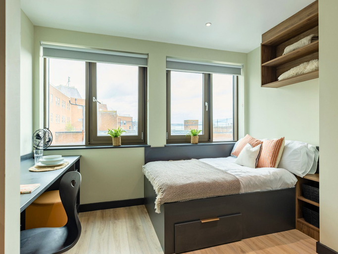 Room 5, Student Only Crown House, Brighton and Hove