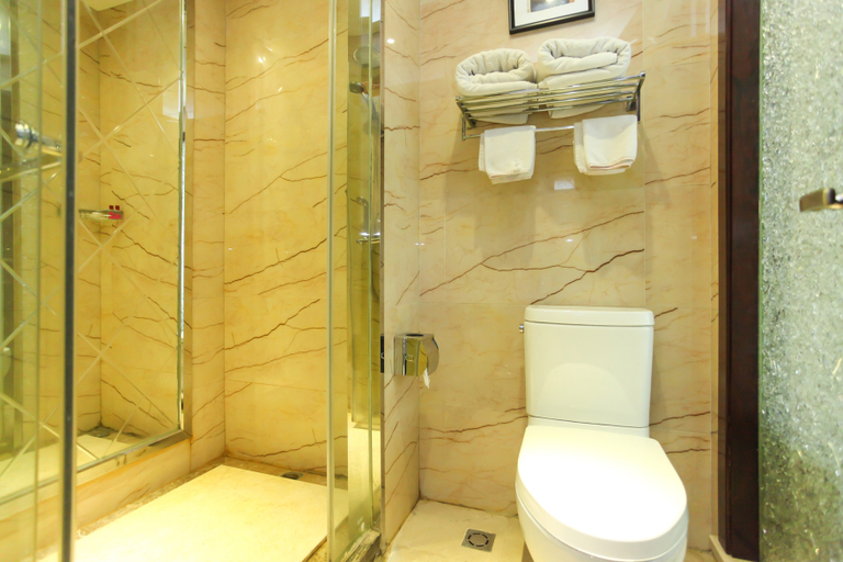 Bathroom 2, Tian Mu Zhi Du Bath Leisure Club, Changzhou