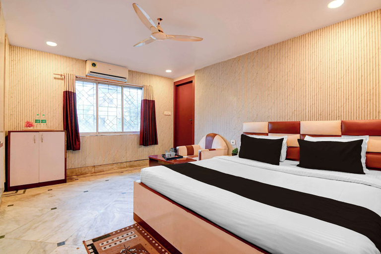 Room 5, Super Collection O Rajarhat Formerly, North 24 Parganas