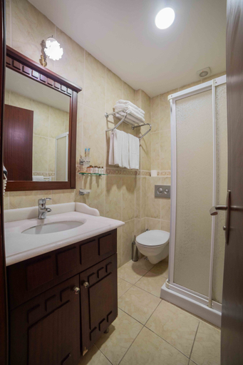 Bathroom 5, Suinn Cunda, Ayvalık