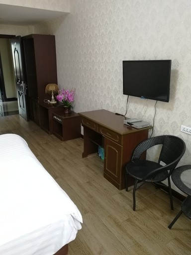 Bedroom 2, 百盛ホテル 桓仁満族自治県（音楽噴水章樾公園）(Baisheng Hotel), Benxi