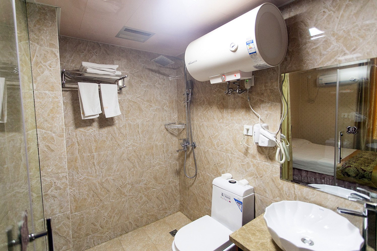 Bathroom 3, Xinhua Hostel, Suzhou