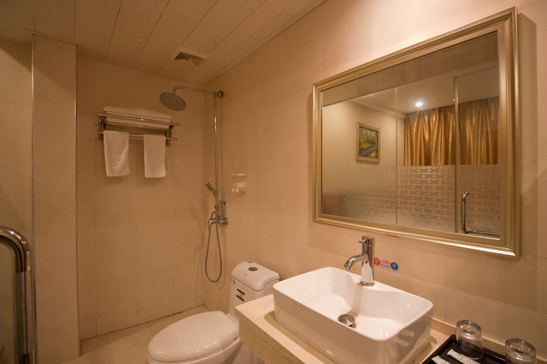 Bathroom 2, Sanhe Hotel, Xiangtan