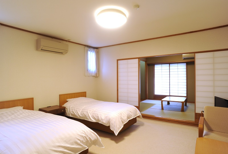Bedroom 3, Kozuka Hisanoha, Hakone