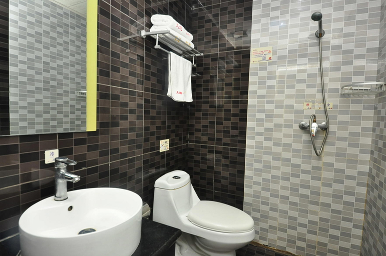Bathroom, Tiandi Renhe Chain Hotel (Jinan Kuanhouli, Jiefang Bridge), Jinan