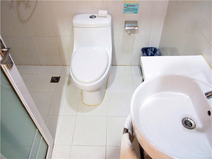 Bathroom, 100 Hotel (Langfang High-speed Railway Station), Langfang