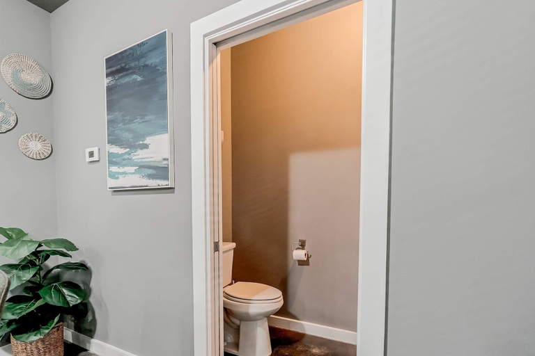 Room 2, The Rosewood Retreat 6BR s Hottub Dogfriendly, Travis