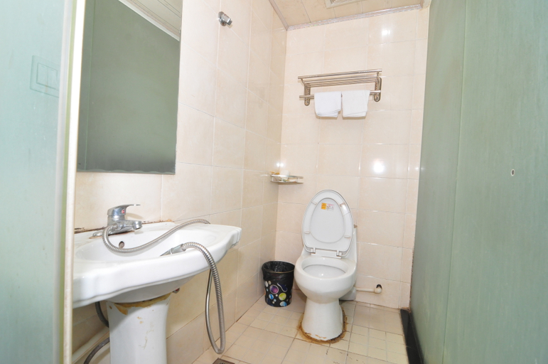 Bathroom 3, Xinjie Hotel, Ningbo