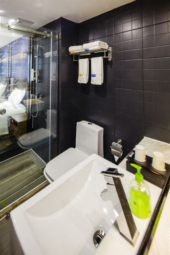 Bathroom 3, Yeste Hotel (Guilin Two Rivers Four Lakes Yushan Park), Guilin