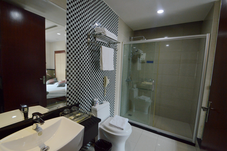 Bathroom 2, Yu Peng Hotel, Nanjing