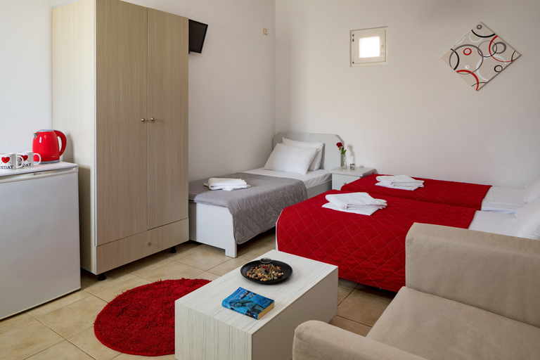 Bedroom 3, John Akroyiali rooms, Crete