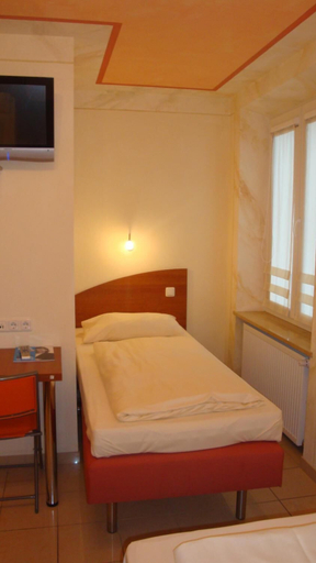 Bedroom 4, StadtHotel Passau, Passau
