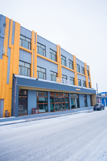 Exterior & Views