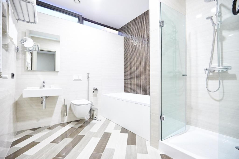 Bathroom 4, Brosse Garden Hotel, Tbilisi