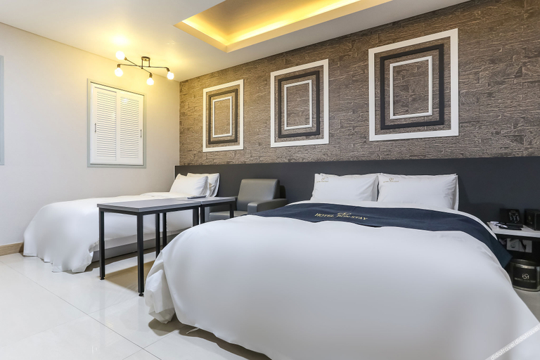 Bedroom 4, Donghae Hotel Bon Stay, Donghae