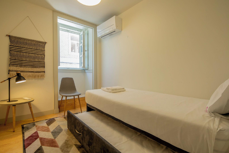 Bedroom 4, Castelo Superior Two Bedroom Apartment, Lisbon