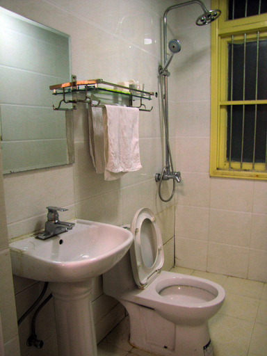 Bathroom 2, Tianyuan Express Hotel, Hefei