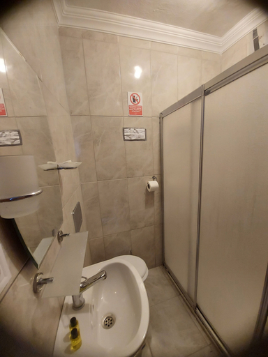 Bathroom 2, Adali Pansiyon, Bozcaada