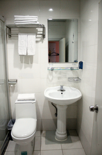 Bathroom 2, Pebble Motel, Shenyang
