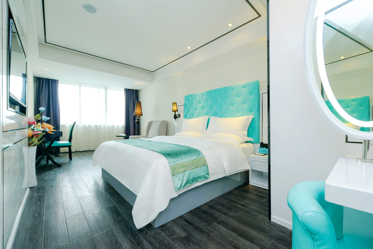 Bedroom 2, River Four Seasons Hotel, Chongqing