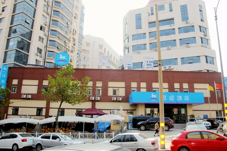 Exterior & Views