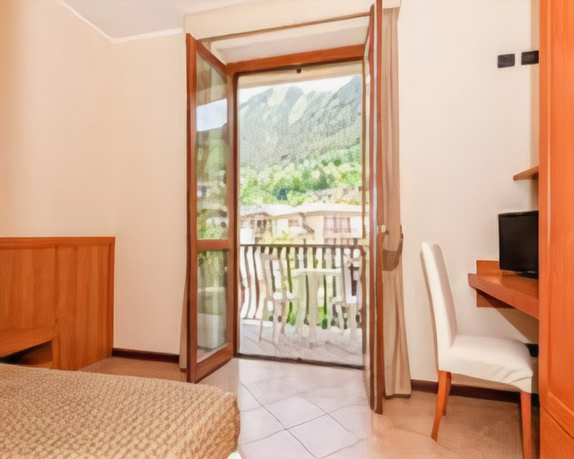 Bedroom 2, Hotel Bellavista, Brescia