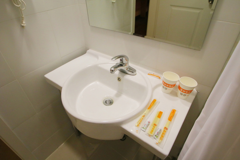 Bathroom 4, YanxI Hotel, Shanghai