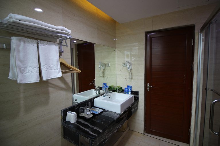 Bathroom 4, Pai Hotel (Chenzhou Yizhang County Yiren Plaza Branch), Chenzhou