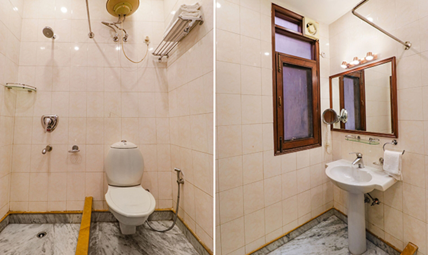 Bathroom, Fabhotel Rr Residency, Gurgaon
