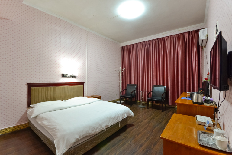 Bedroom 3, Longmen hotel, Taizhou