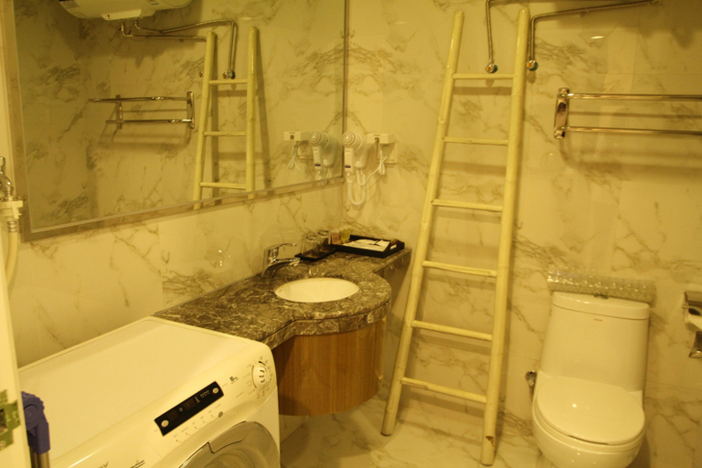 Bathroom 4, Bo Yue Art Boutique Hotel (Jiangmen Wanda Plaza), Jiangmen