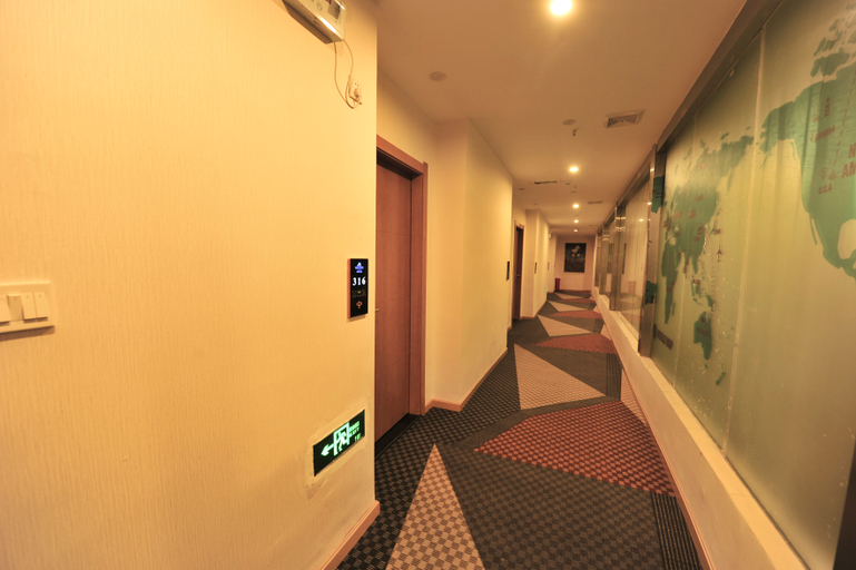 Others 5, wating hotel, Huanggang