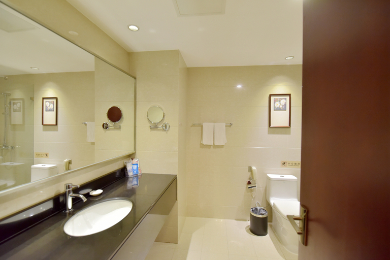 Bathroom 2, Shunjie Mingdu Hotel, Changzhou
