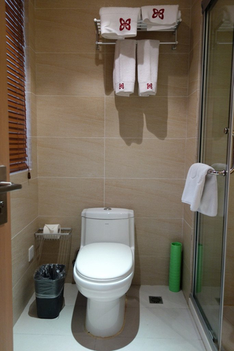 Bathroom 3, Yiju Hotel (Shanghai Caohejing Development Zone Subway Station Branch), Shanghai