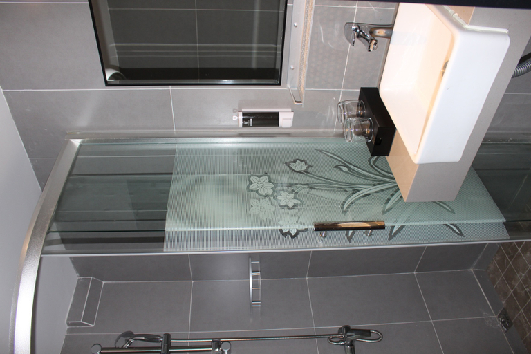 Bathroom 5, Ease Hotel - Shanghai Tongji University Siping Road Subway Station, Shanghai
