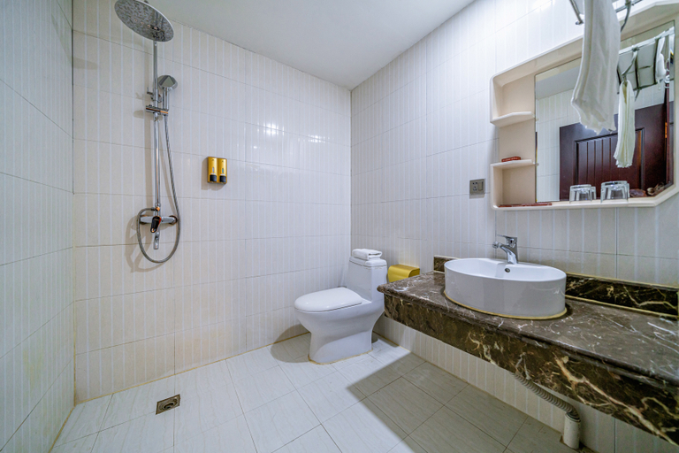 Bathroom 3, Fanke Hotel (Site of the Zunyi Conference), Zunyi