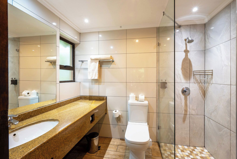 Bathroom 4, First Group Sanbonani Resort, Ehlanzeni