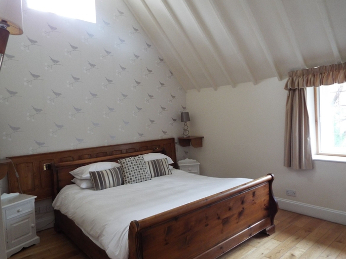 Bedroom 2, The Thatched Cottage Inn, Somerset