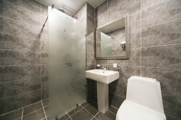 Bathroom 4, hotel gyeryong, Yuseong
