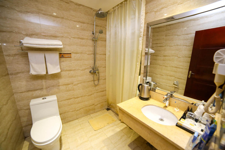 Bathroom 2, Dongcheng International Hotel (Jingmen Moon Lake), Jingmen