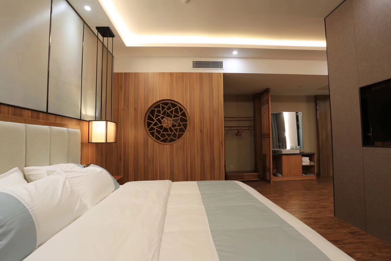 Bedroom 2, Riyue Lake Culture Hotel, Shangqiu