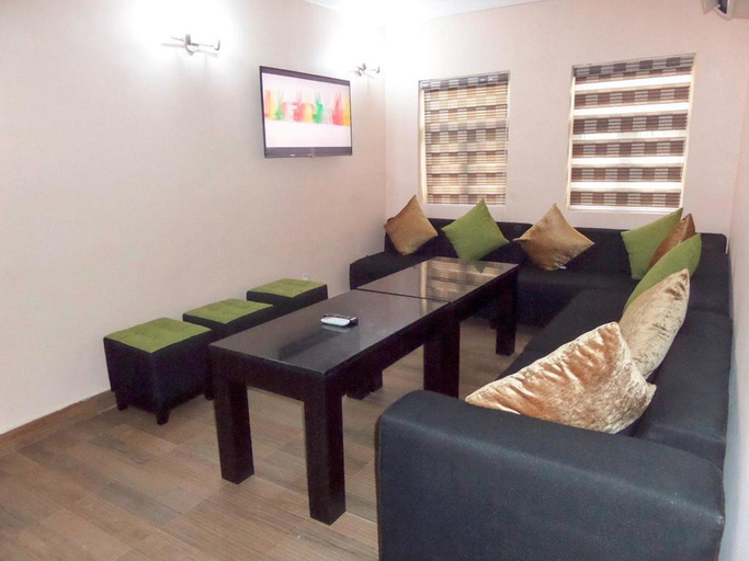 Others 5, West 11 Luxury, Eti-Osa