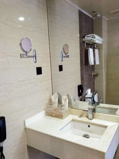 Bathroom 3, Guazhou Yihao Business Hotel, Jiuquan