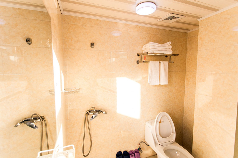 Bathroom 5, Home Inn Huayi (Kunshan Dianshanhu Branch), Suzhou