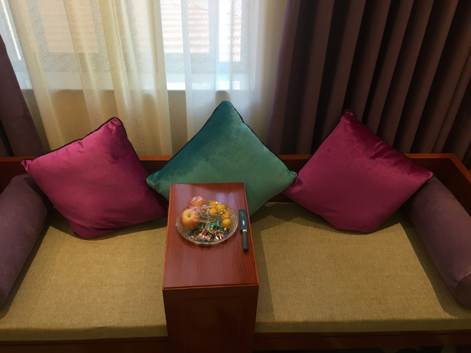 Bedroom, Shi Ji Hotel, Dehong Dai and Jingpo